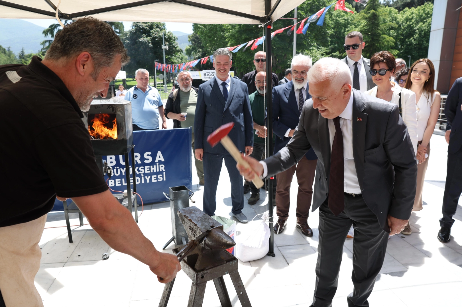 Bursa bıçağı dünya sahnesinde... 2027'de Bursa ev sahipliği yapacak 