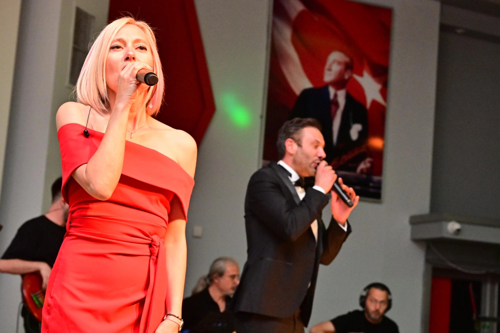 Manisa Büyükşehir Pop Orkestrası ilk konserini verdi 