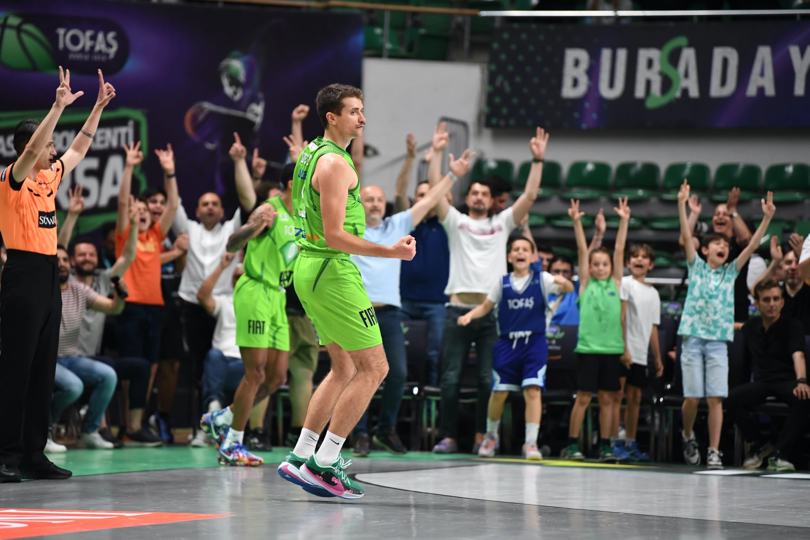 TOFAŞ play-off çeyrek finale galibiyetle başladı 