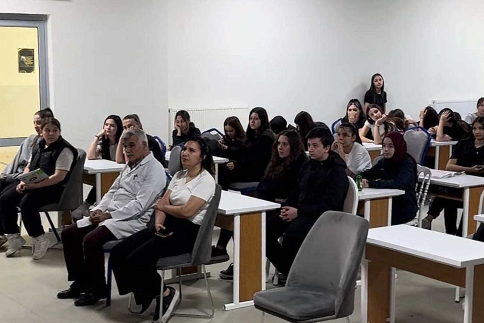 Sakarya'da gençlere “Bilinçli Teknoloji Kullanımı” eğitimi 