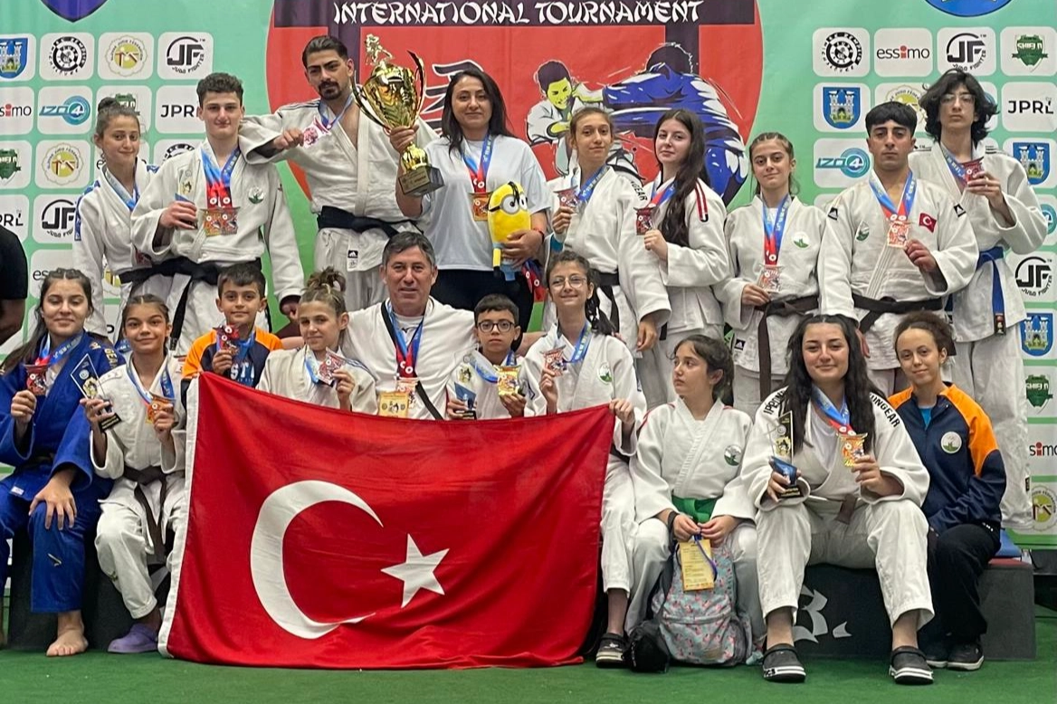 Bursa Osmangazili judoculardan tarihi başarı 