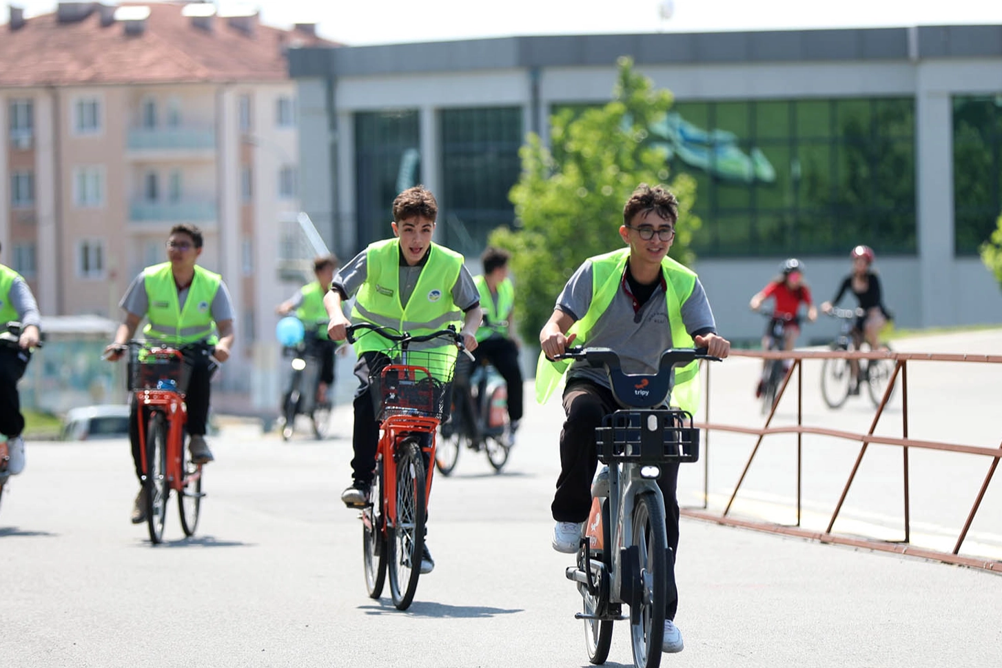 Sakarya'da pedallar Ayçiçeği Bisiklet Vadisi’nde döndü 