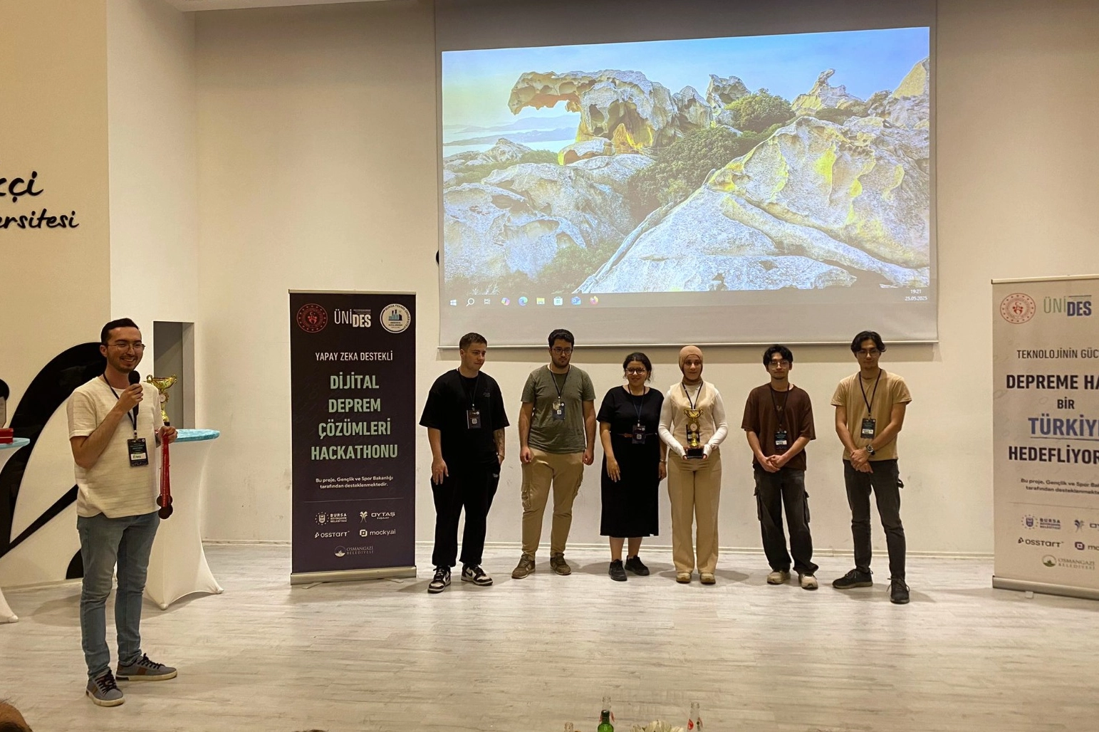 BTÜ’de Dijital Deprem Çözümleri Hackathonu gerçekleştirildi 