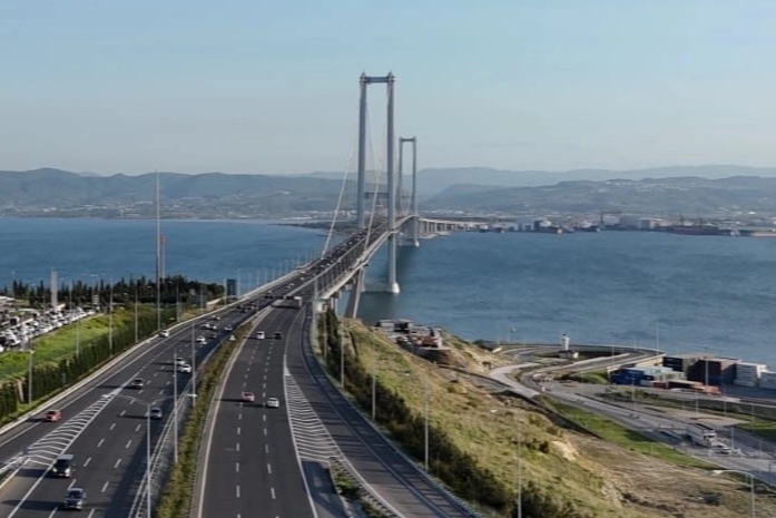 Otoyol geçiş ücretlerine otomatik zam ayarı! 