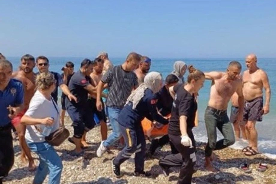 Düzce'de Çuhallı Plajı'nda boğulma tehlikesi! 