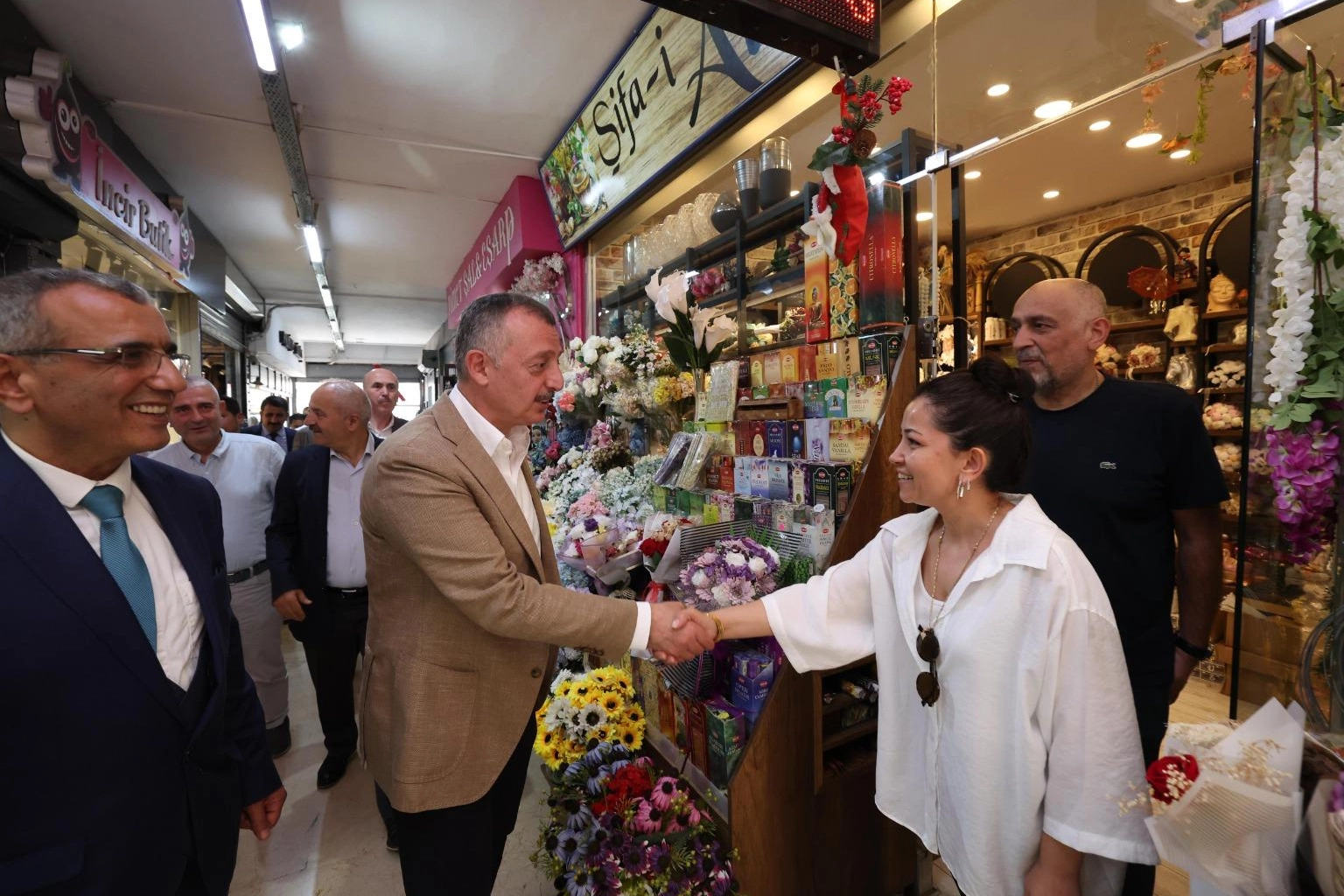 Kocaeli'de Başkan Büyükakın Gebze turuna çıktı 