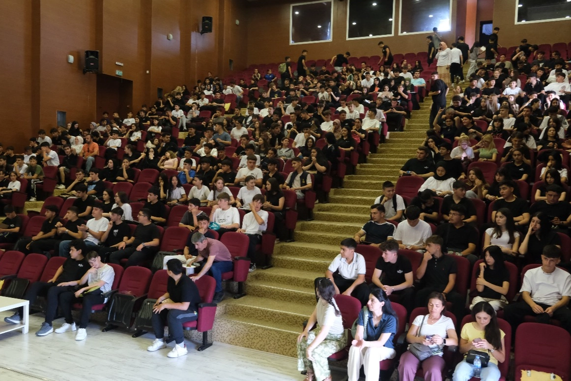 Bursa’da gençler 'Biyolojik Çeşitliliği Koruma' panelinde buluştu 