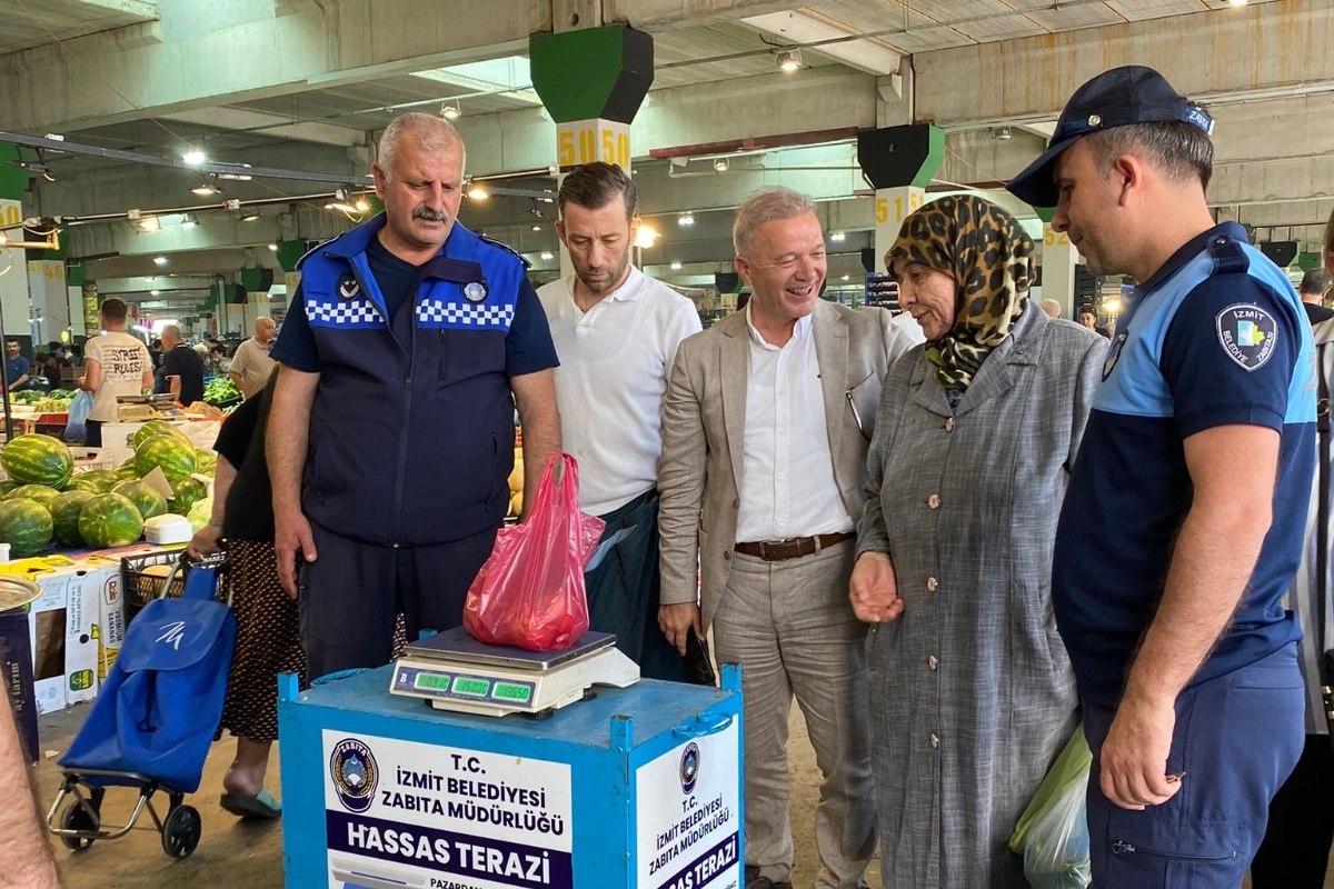 İzmit Belediyesinden pazar yerlerinde hassas terazi denetimi 