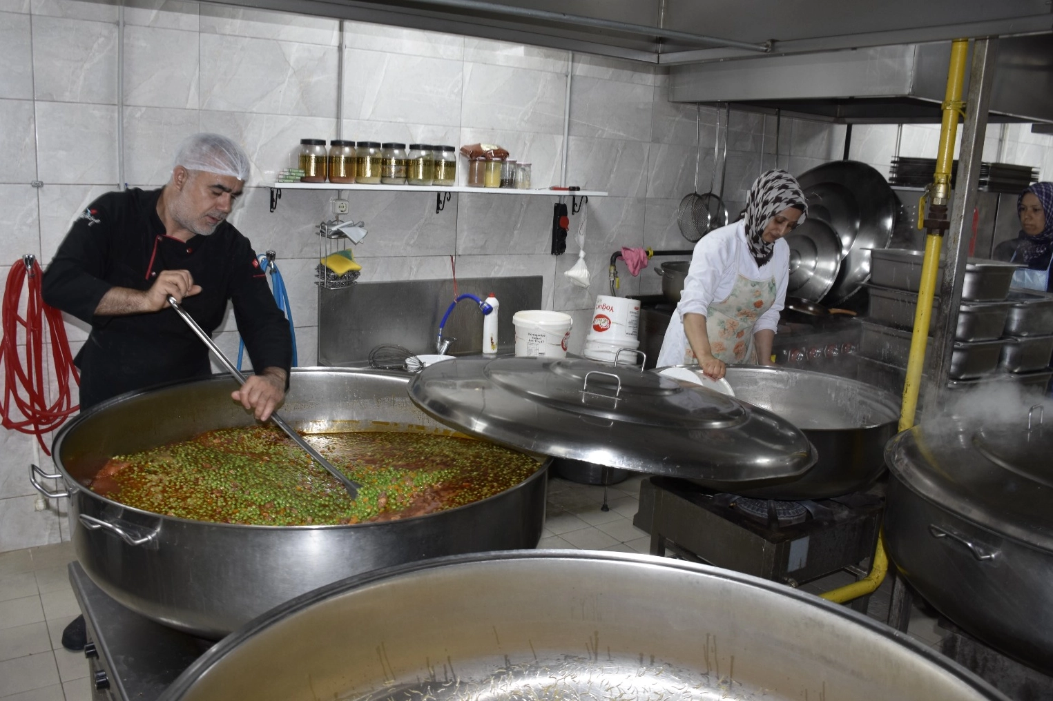 Bursa Karacabey'de aşevi ihtiyaç sahiplerine umut oluyor 