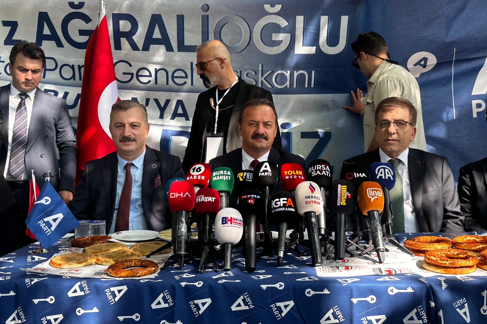 Yavuz Ağıralioğlu: Tarım ve hayvancılık siyasiler yüzünden bitti 