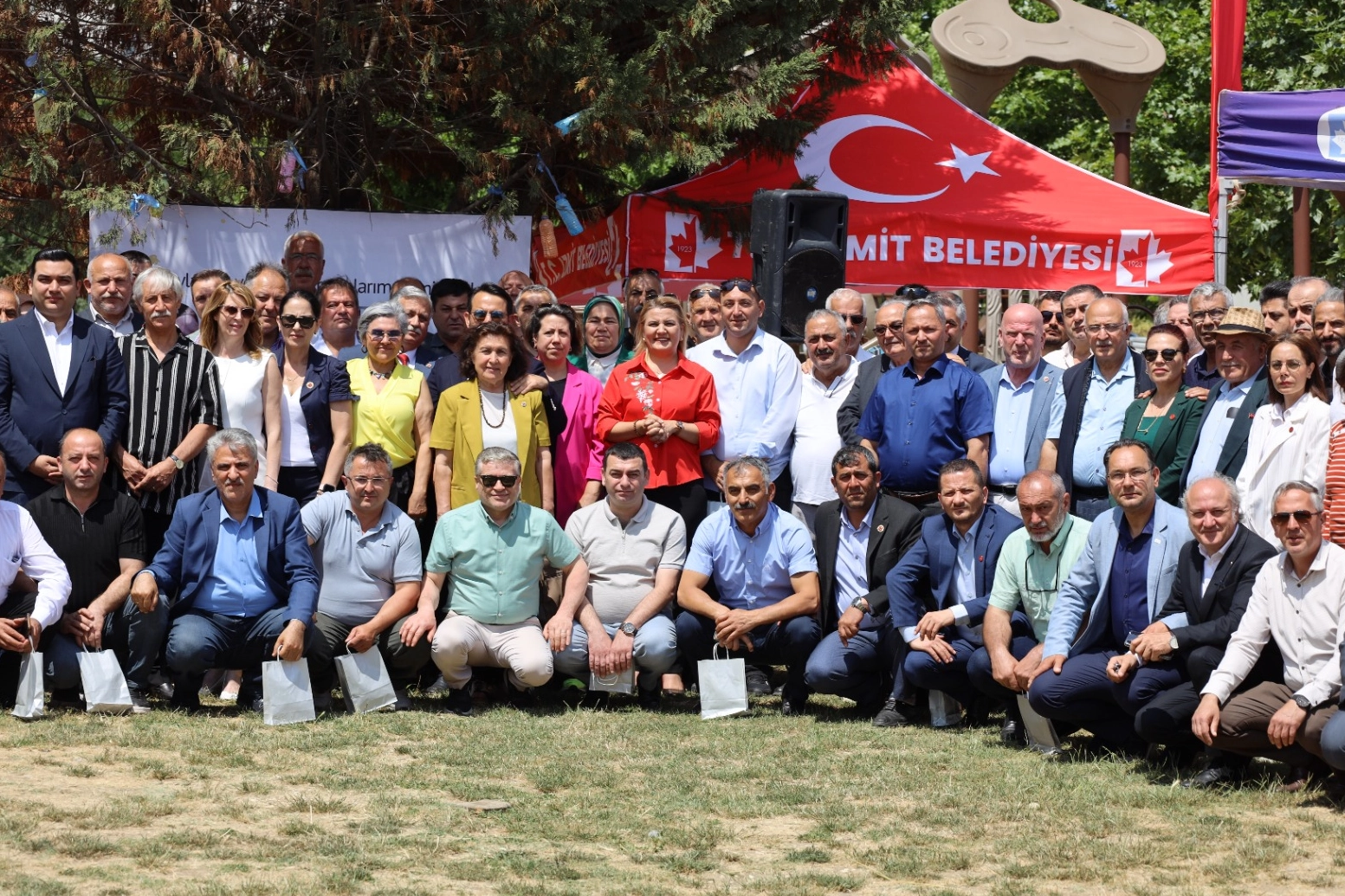 Kocaeli’nin muhtarlarına İzmit'te Babalar Günü buluşması 