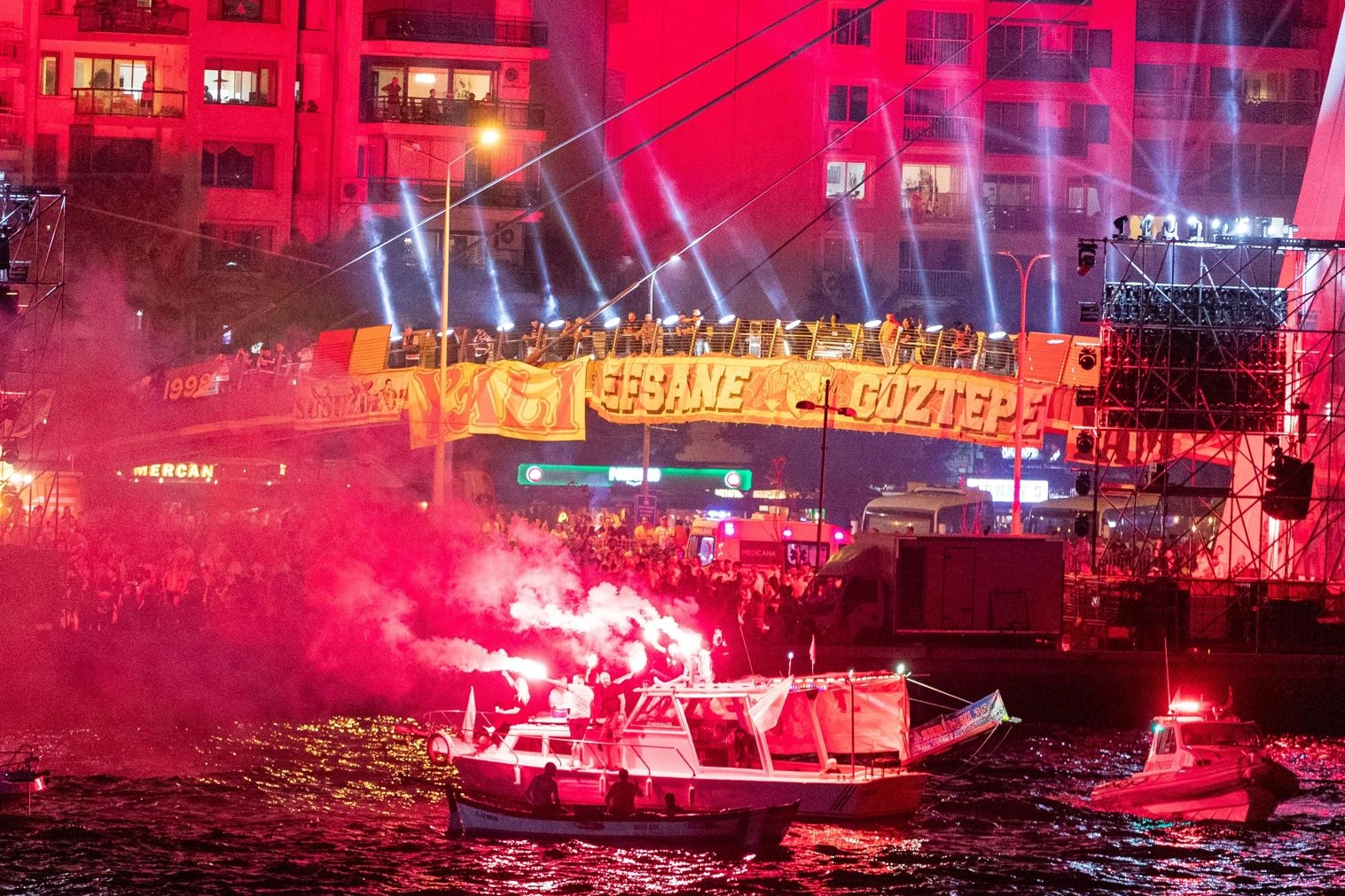 Göztepe’nin 100. yılında gökyüzü sarı-kırmızı 