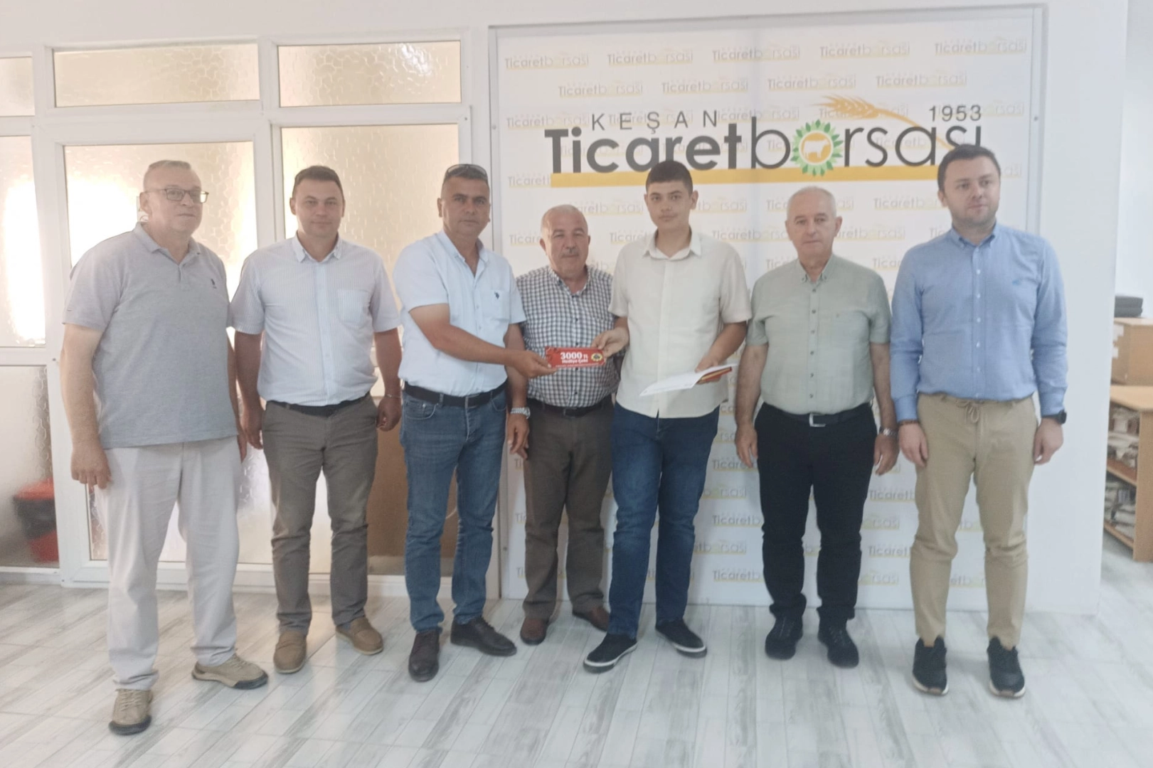 Keşan’da yılın ilk buğday hasadı satışa sunuldu 