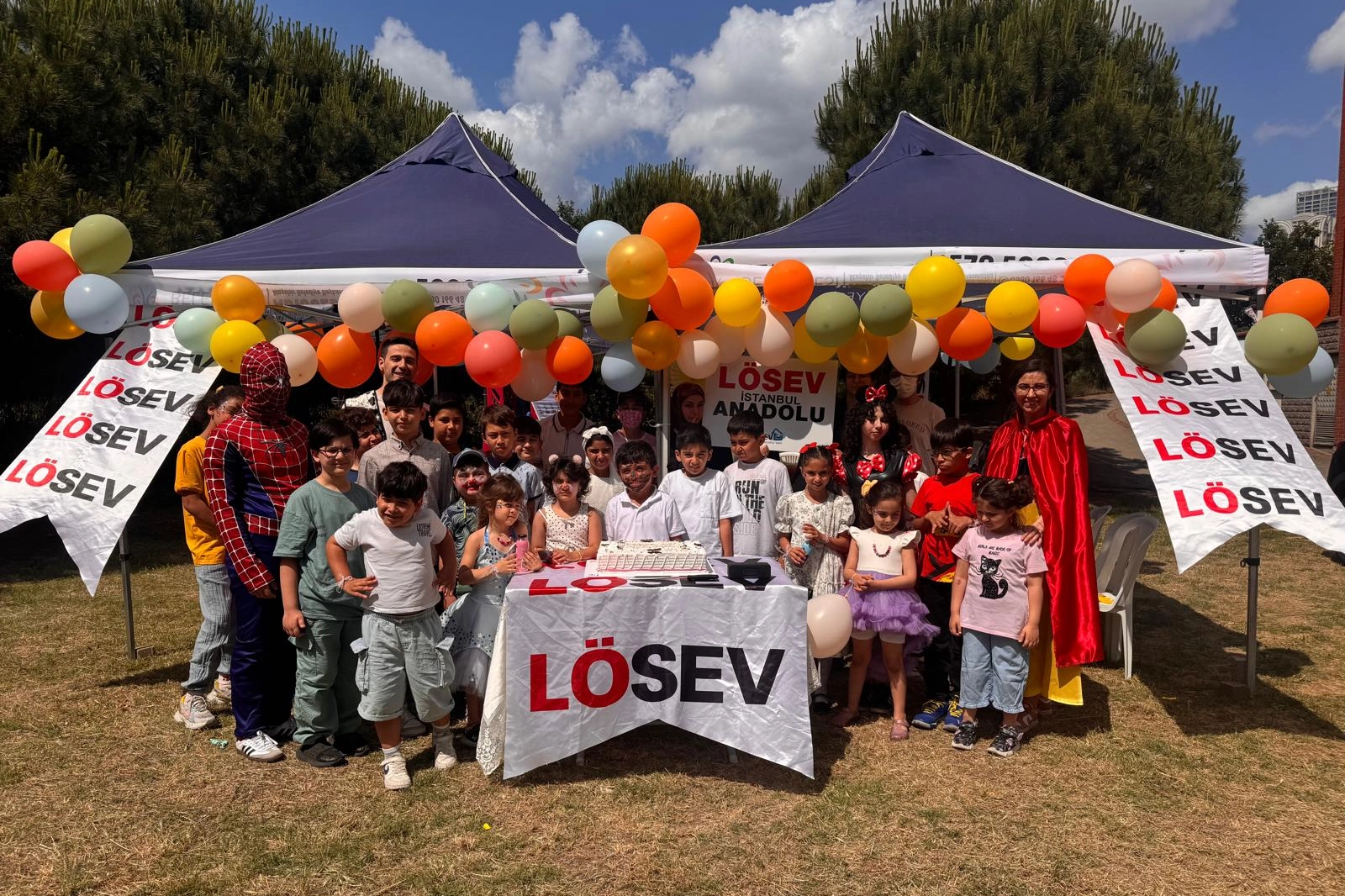 LÖSEV’in kahraman çocukları karne sevinci yaşadı 