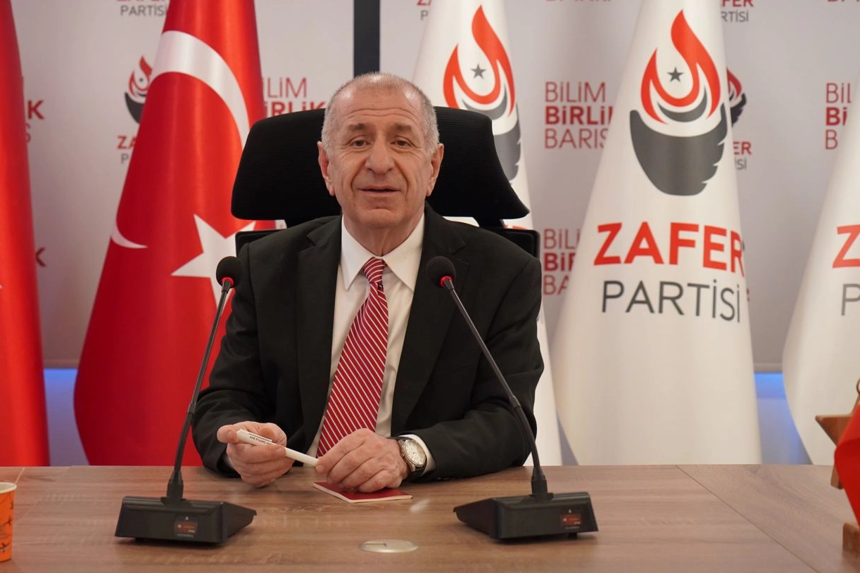 Ümit Özdağ Başkanlık Divanı'nı topladı... Yeniden sahaya döndü 