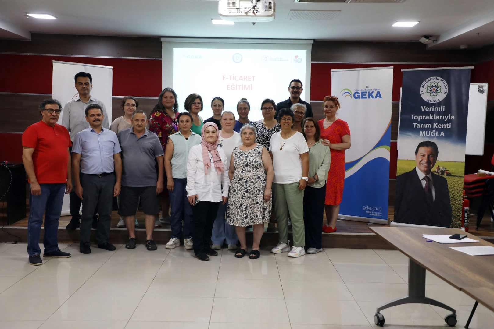 Muğla Büyükşehirden üreticiye E-Ticaret eğitimi 