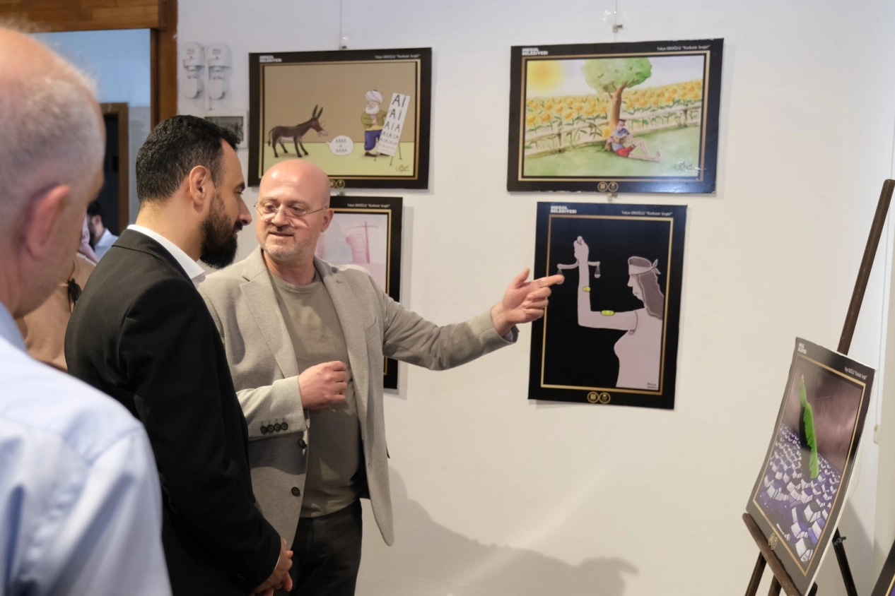 Yalçın Eroğlu’nun ödüllü karikatürleri Bursa İnegöl’de görücüye çıktı 