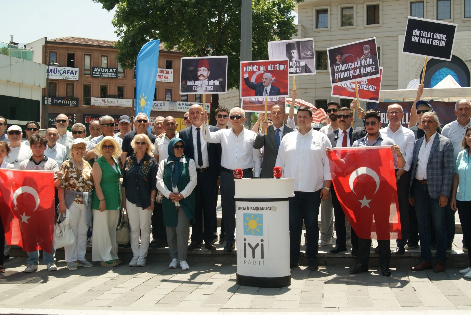Bursa İYİ Gençlik'ten Atatürk’ün mirasına sahip çıkma çağrısı 