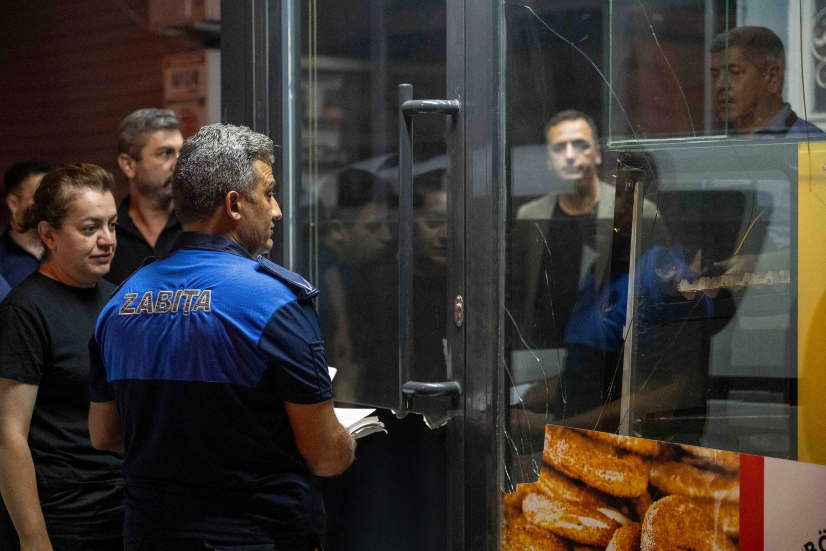 Bornova’da sabaha karşı denetim mesaisi 