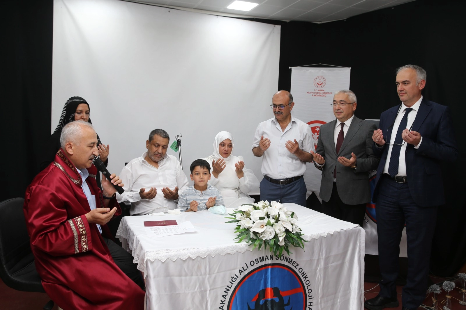 Bursa’da hastanede duygusal nikah 