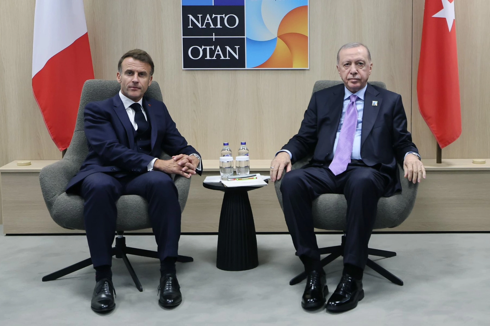 Erdoğan ve Macron Lahey’de görüştü 