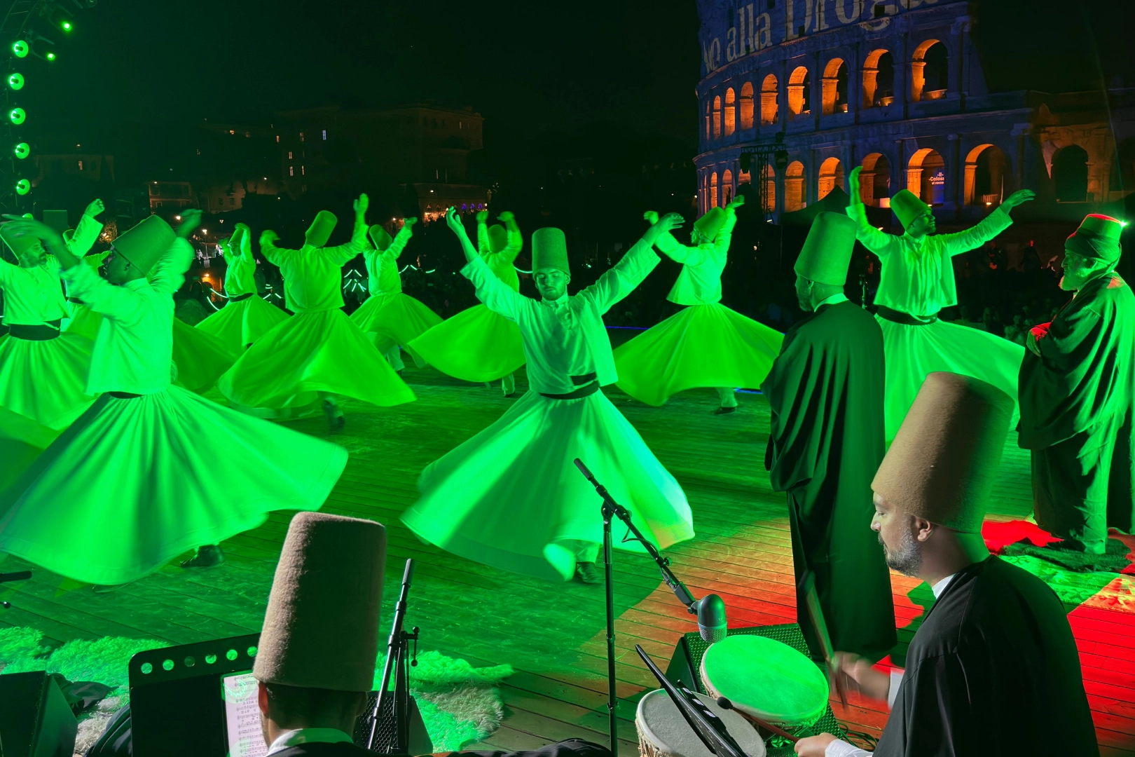 Mevlana’nın evrensel çağrısı Kolezyum’da yankılandı 