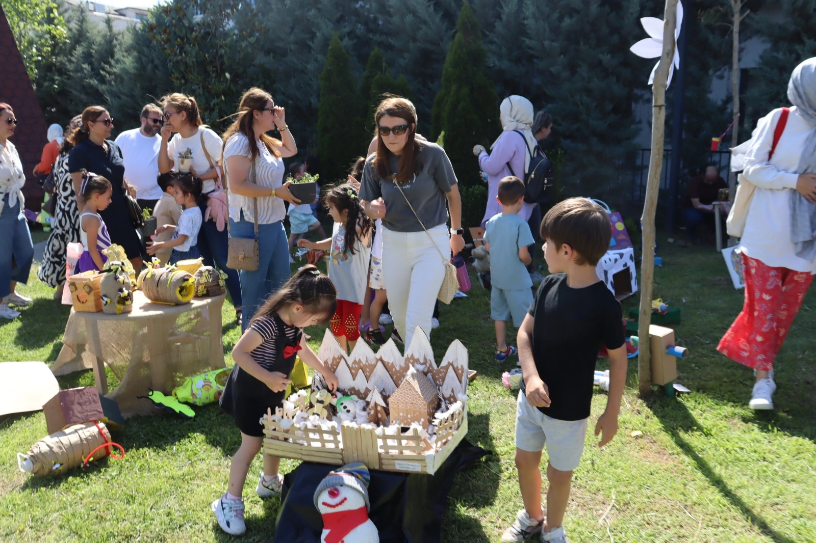 İzmit'te Çınar Çocuk Evleri'nden yılsonu sergisine tam not 