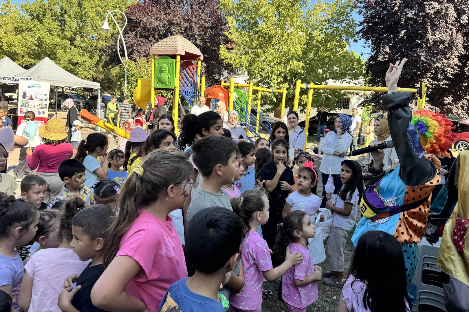 Sakarya Karapürçük'e neşe götürdü 