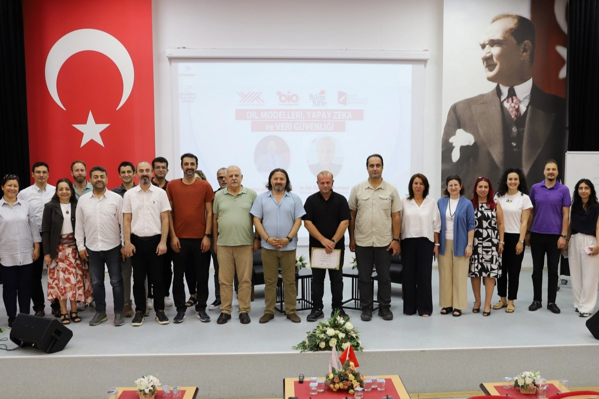 İKÇÜ BİO’dan “Yapay Zekâ ve Veri Güvenliği Söyleşisi” 