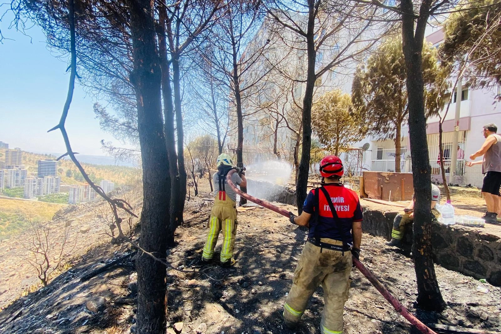 İzmir İtfaiyesi 48 saatte 227 yangına müdahale etti 