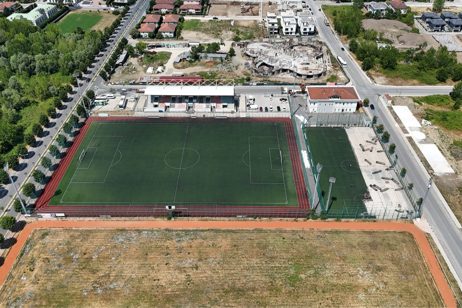 Sakarya'nın en büyük futbol tesisi yenileniyor 