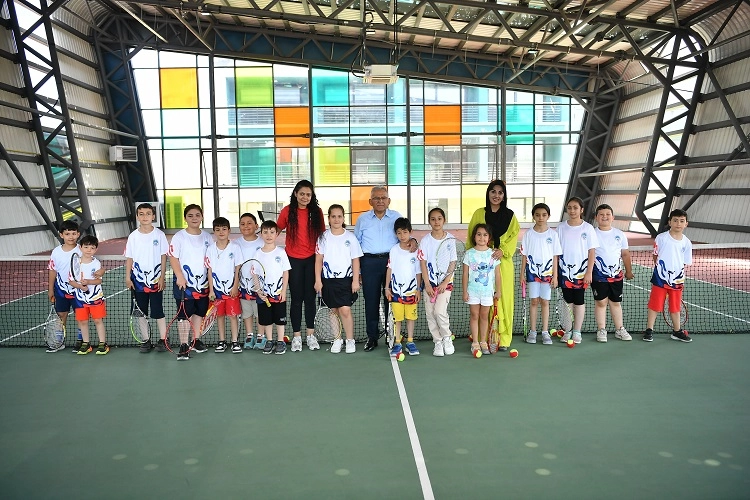Memduh Büyükkılıç Kayserili sporcularla buluştu 