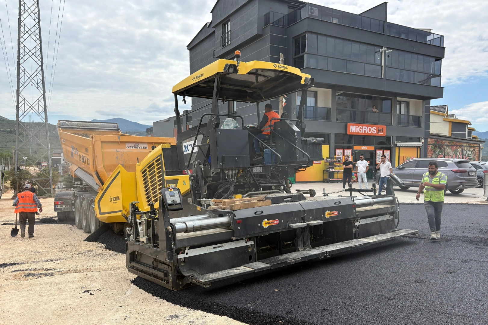 Bursa Gemlik Belediyesi'nden Umurbey'e asfalt hamlesi 