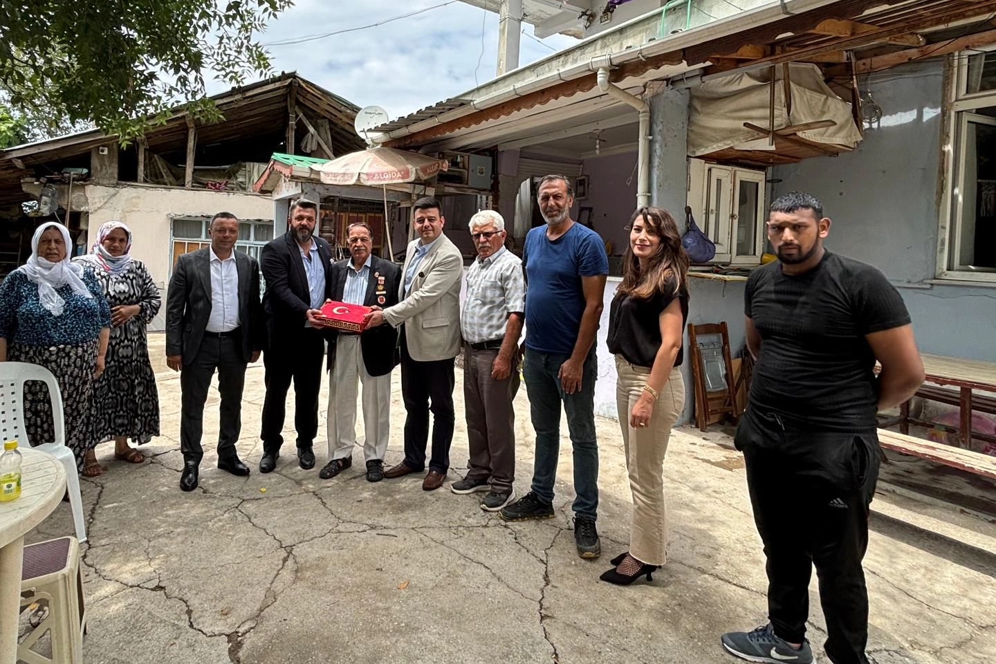 İzmit Belediyesinden Kıbrıs Gazilerine anlam yüklü ziyaret 
