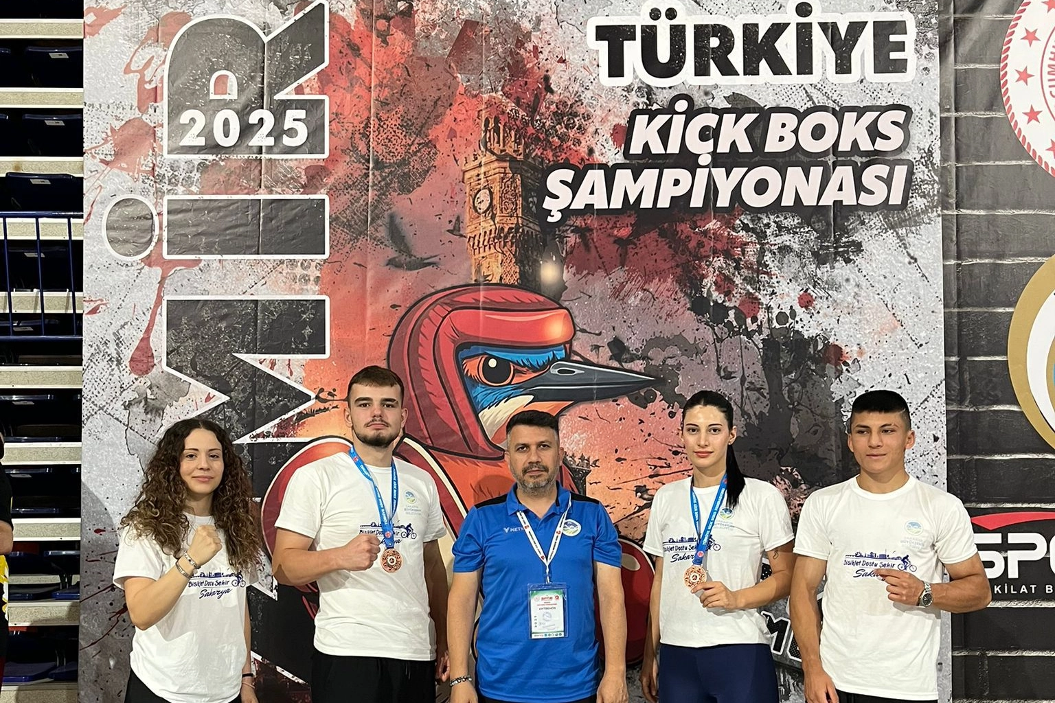 Sakarya Büyükşehir’in yumruğu Türkiye üçüncülüğünü getirdi 