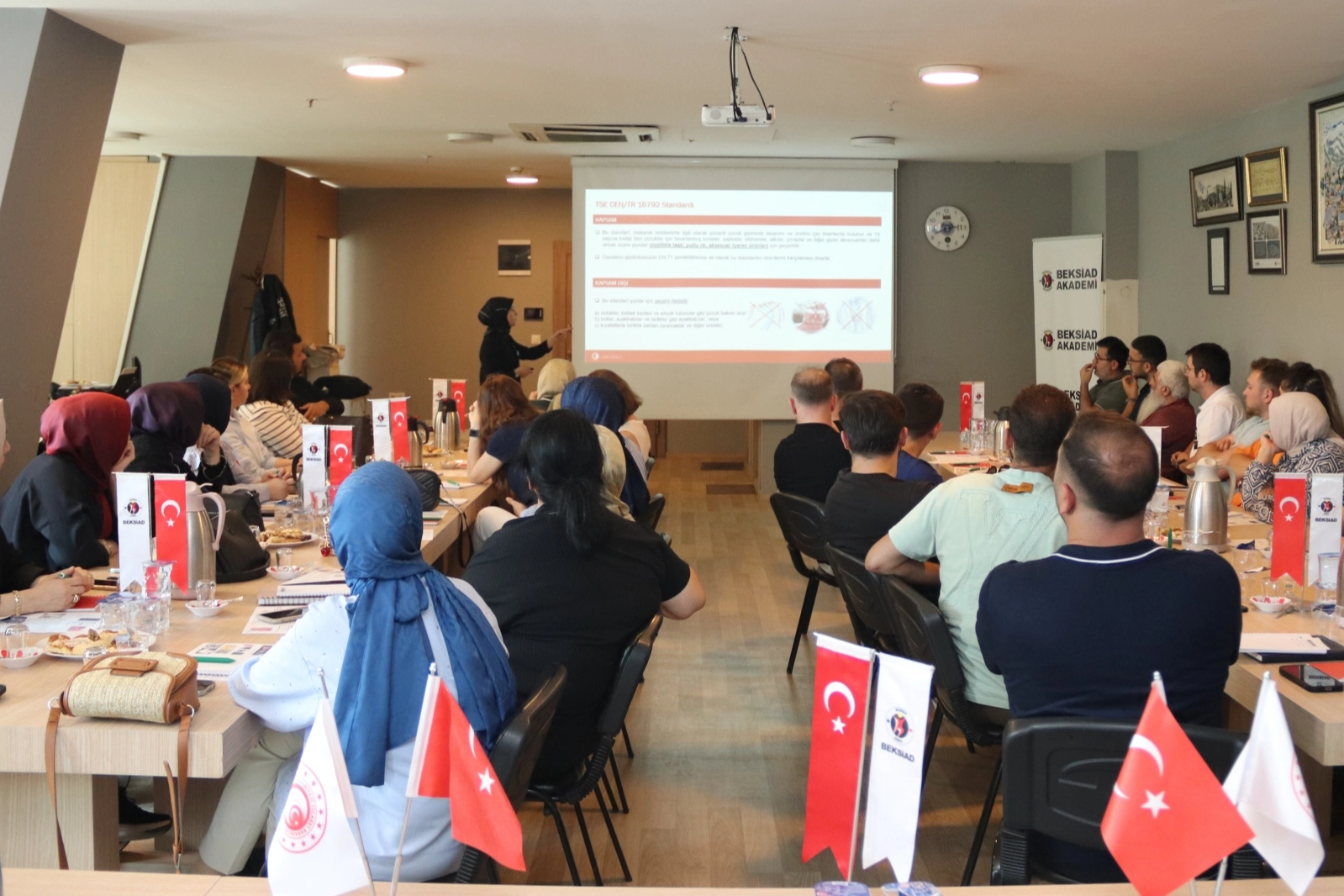 BEKSİAD’dan çocuk giysilerinde güvenlik eğitimi BEKSİAD’dan çocuk giysilerinde güvenlik eğitimi