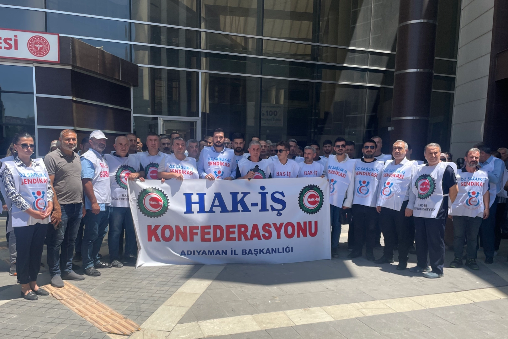 HAK-İŞ’ten 81 ilde tek yürek oluyor 