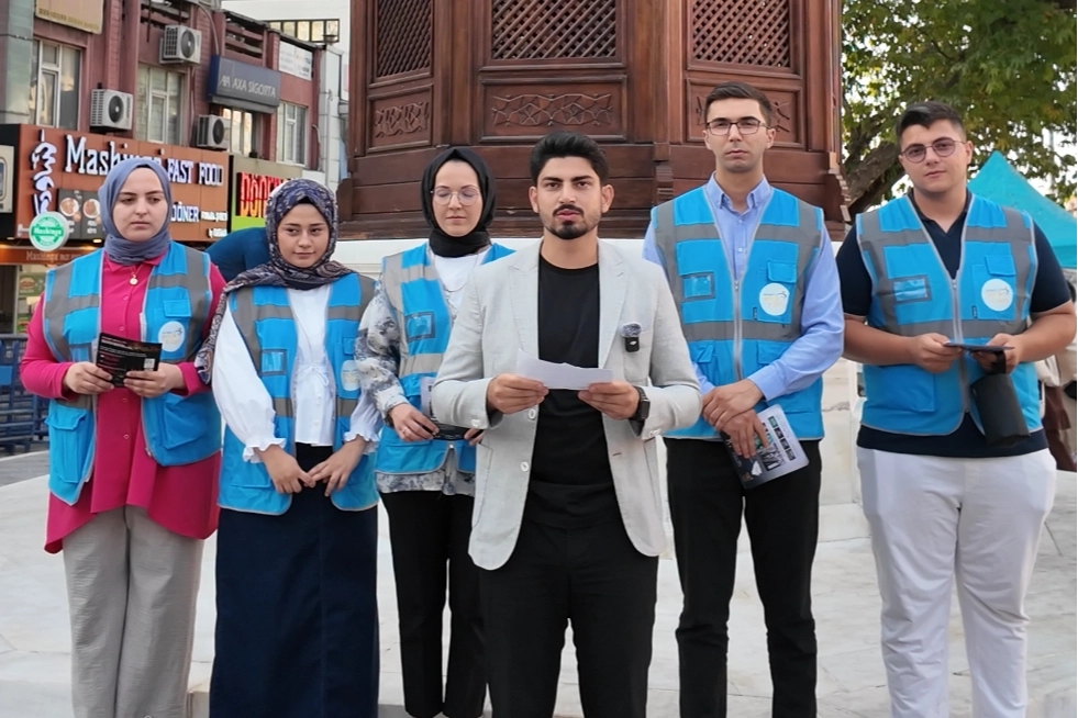 AK Parti Osmangazi Gençliğinden broşürlü vicdan çağrısı AK Parti Osmangazi Gençliğinden broşürlü vicdan çağrısı