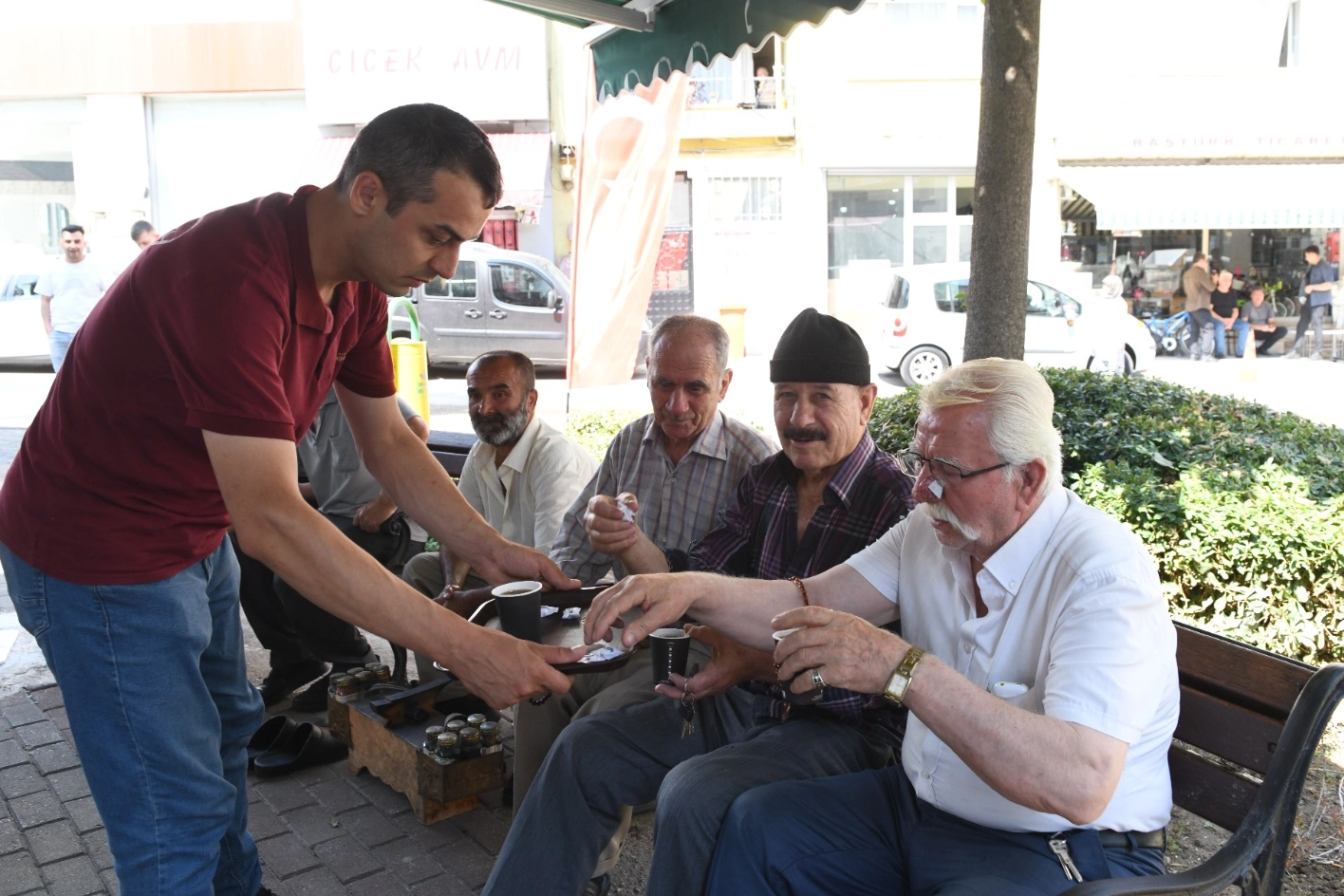 Bursa Osmangazi Koğukçınar’da emekli lokali hizmete girdi... Bu lokalde çay 5 TL! 