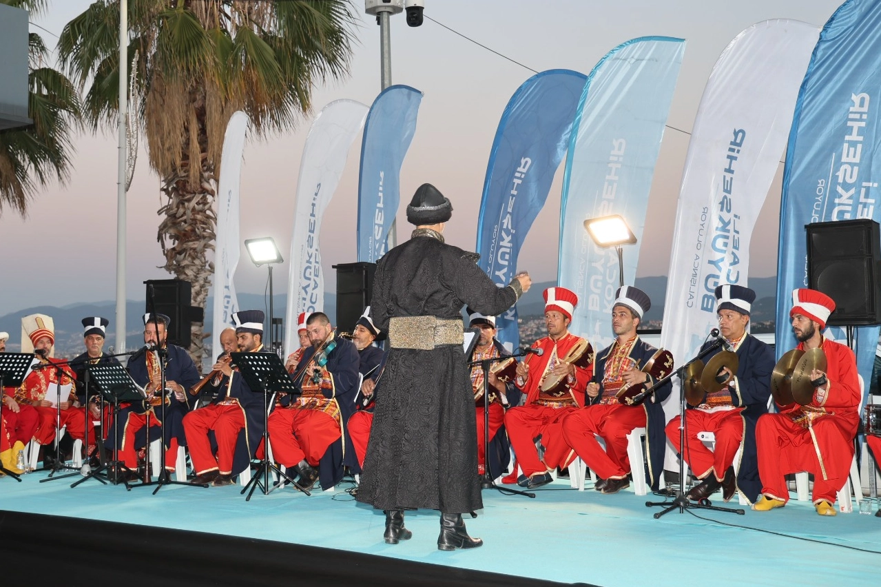 Kocaeli Büyükşehir Mehter Takımı kalplere dokundu 