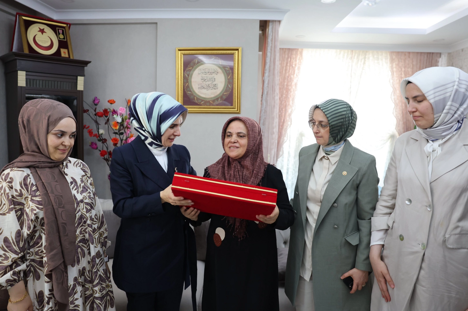 Bakan Göktaş'tan 15 Temmuz şehidi Ömer Takdemir’in ailesine ziyaret 