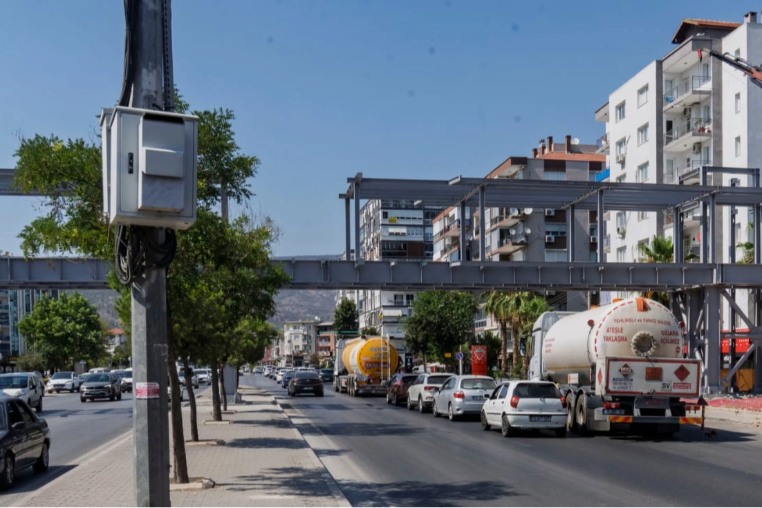 Yeni Girne Caddesi yayalar için daha güvenli oluyor 