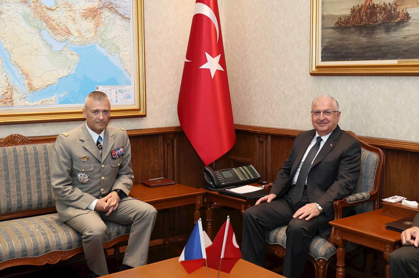 Bakan Güler, Fransa Genelkurmay Başkanı Burkhard’ı kabul etti 