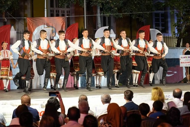Dünya kültürleri Denizli’nin ilçelerinde sahne alıyor 