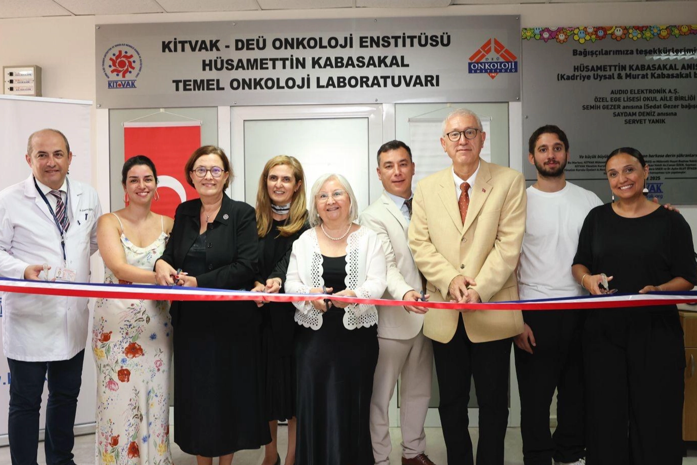DEÜ’de yenilenen Onkoloji laboratuvarı hizmete açıldı 