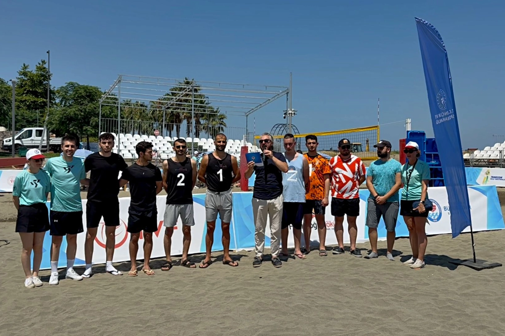 Trabzon'da plaj voleybolu heyecanı başladı 