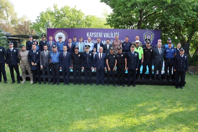Terfi eden Kayseri polisi ödüllendi 