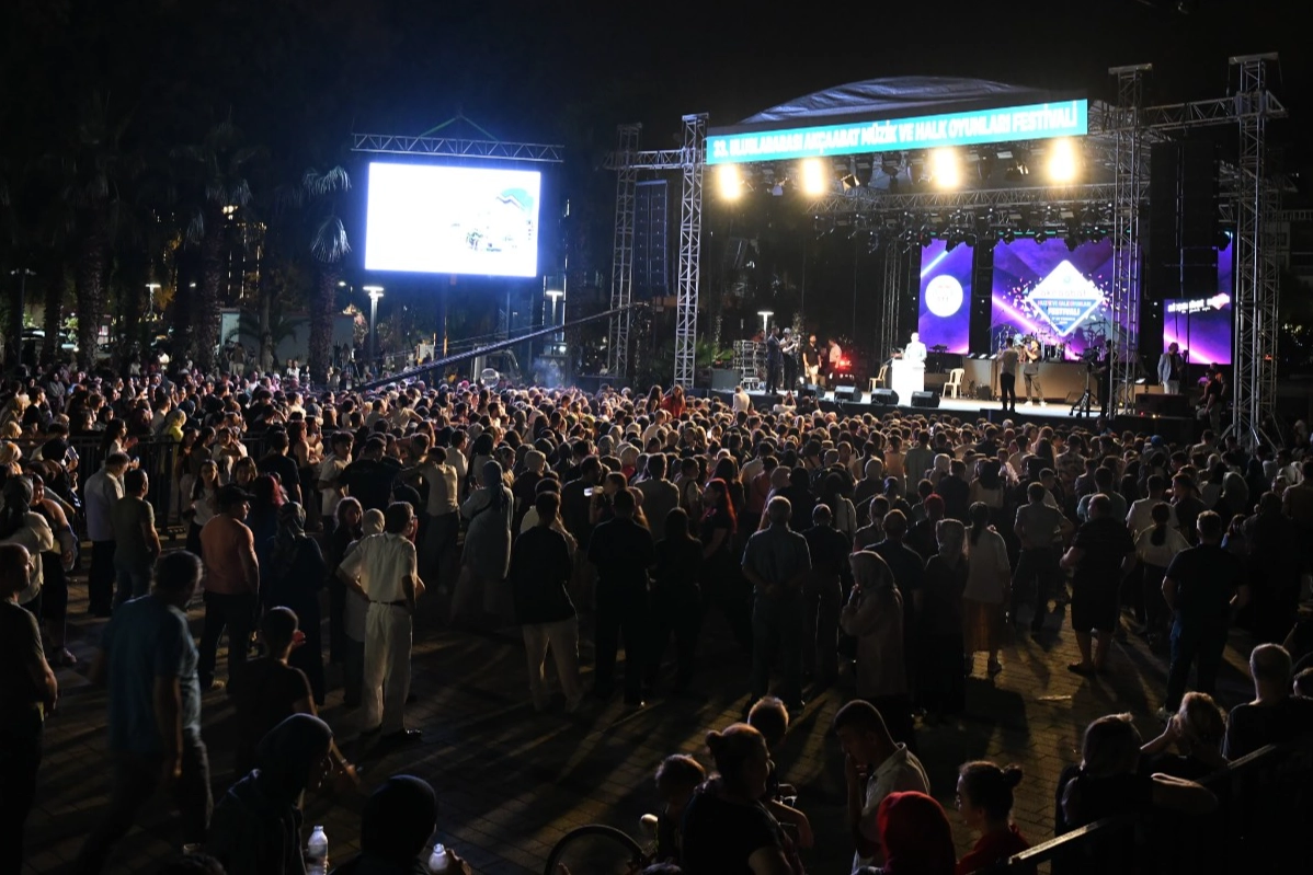 Başkan Genç: “Kültür ve sanatla şehirlerin ruhu tamamlanır” 