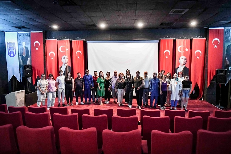 Ankara'da mahallede tiyatro var! 