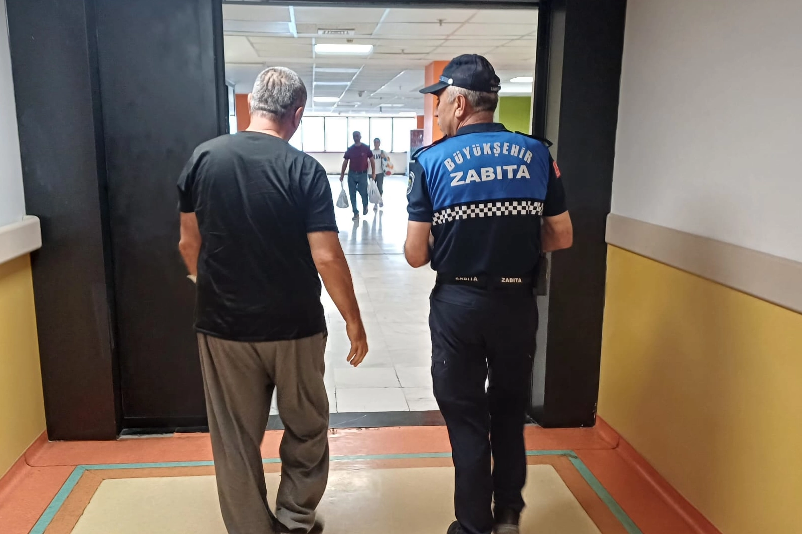 Kocaeli Zabıtası, vatandaşın talebine kayıtsız kalmadı 